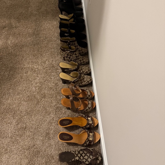 Brown Leather Coach Bianca Ankle Boots Size 8B. Shiny Gold Hardware - Picture 5 of 5